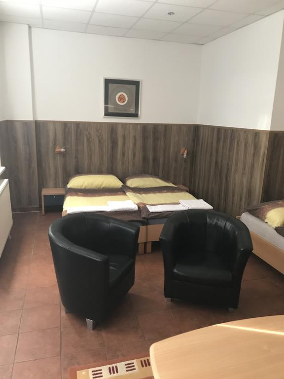 Batavya Penzion Topoľčany Exterior foto