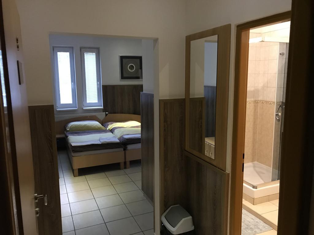 Batavya Penzion Topoľčany Exterior foto