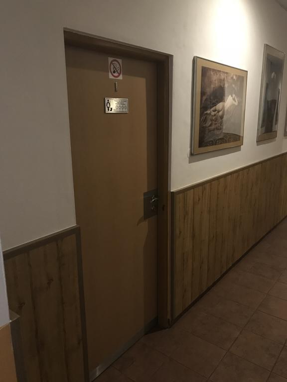 Batavya Penzion Topoľčany Exterior foto
