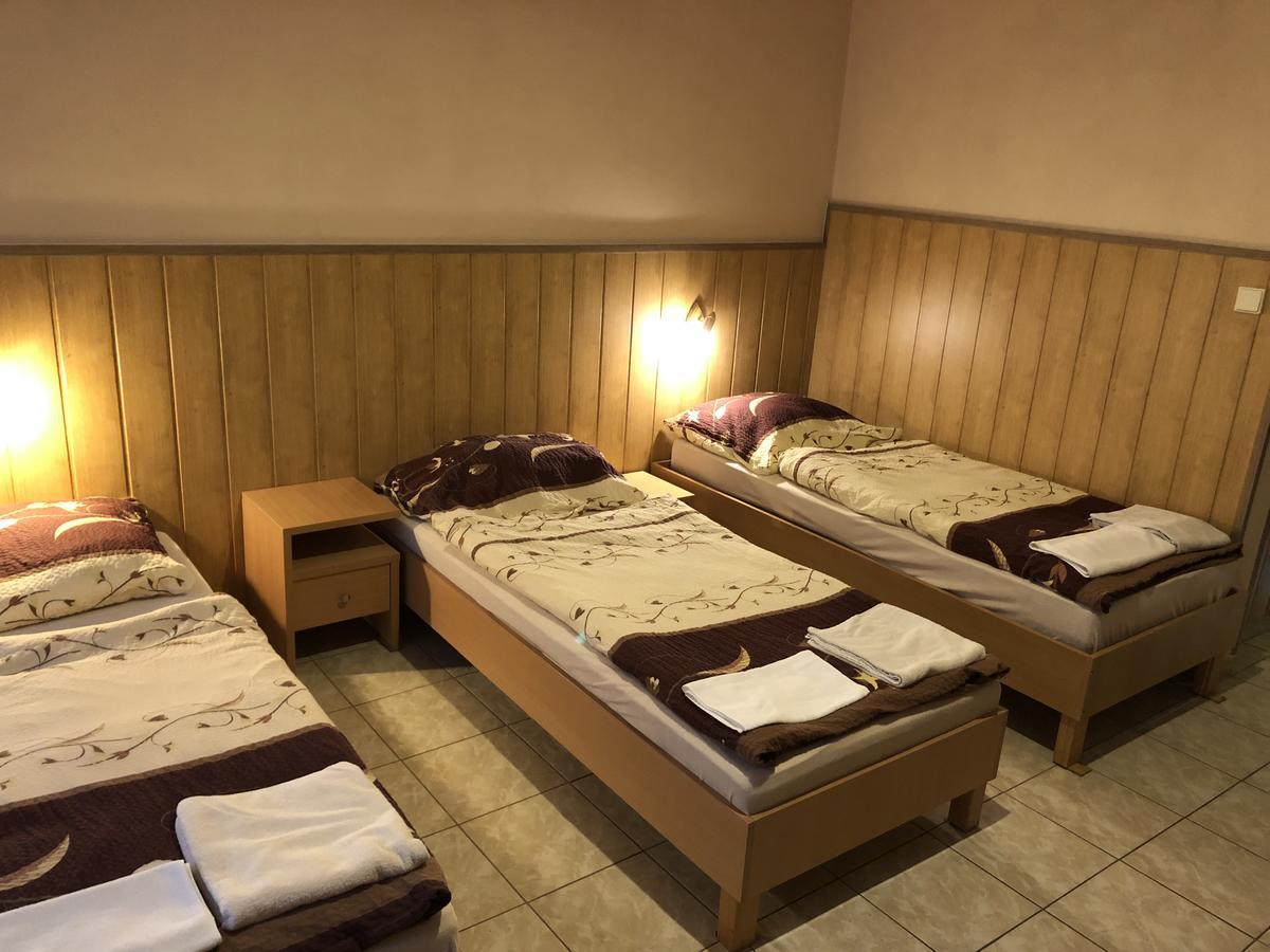 Batavya Penzion Topoľčany Exterior foto